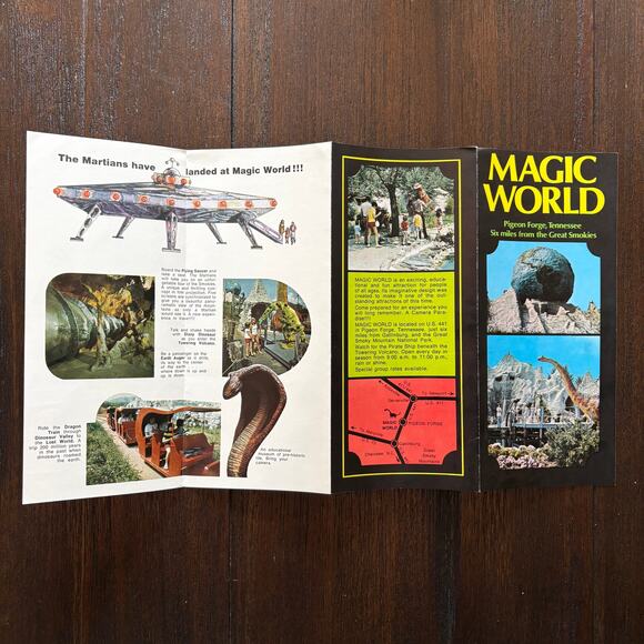 1970's Magic World Pigeon Forge Tennessee Vintage Travel Brochure with Park Map - Picture 7 of 13